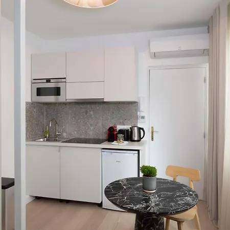Yuna Blanche - Serviced Apartment