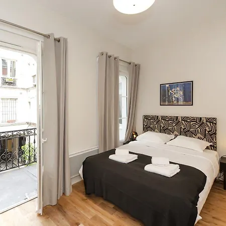 Yuna Blanche - Serviced