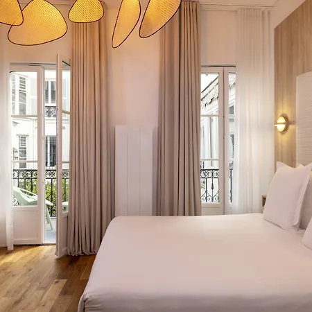 Yuna Blanche - Serviced *