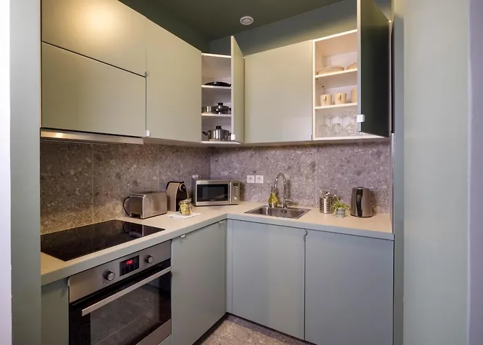 Yuna Blanche - Serviced