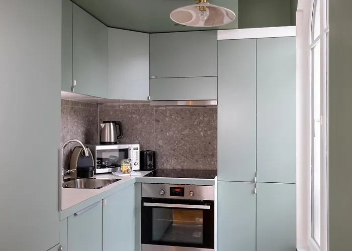 Yuna Blanche - Serviced