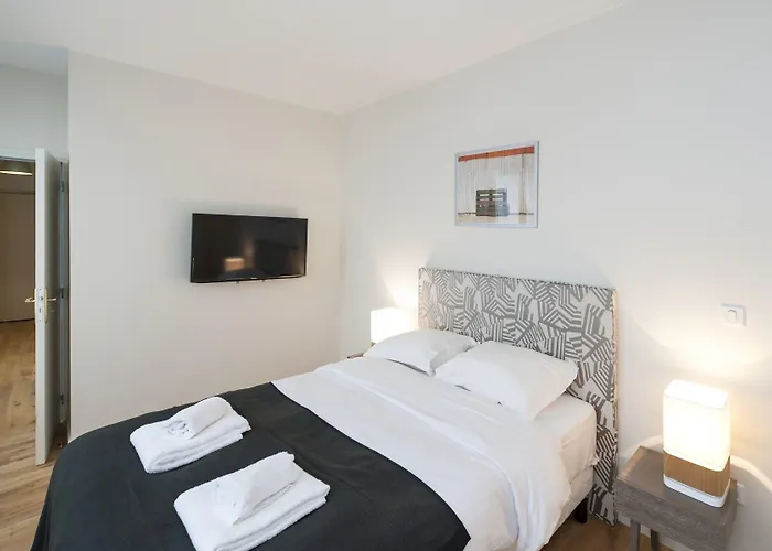 Yuna Blanche - Serviced