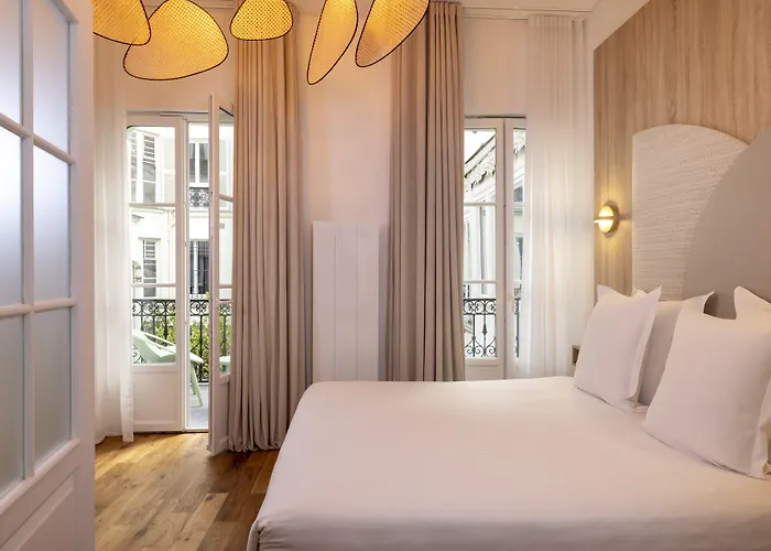 Yuna Blanche - Serviced *