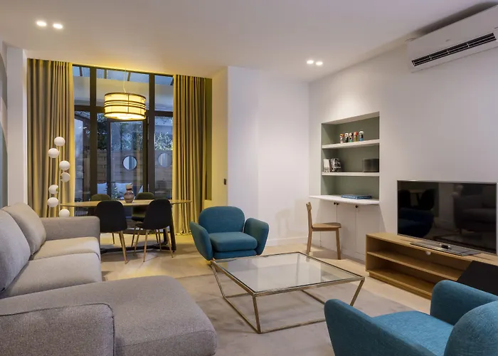 Yuna Blanche - Serviced