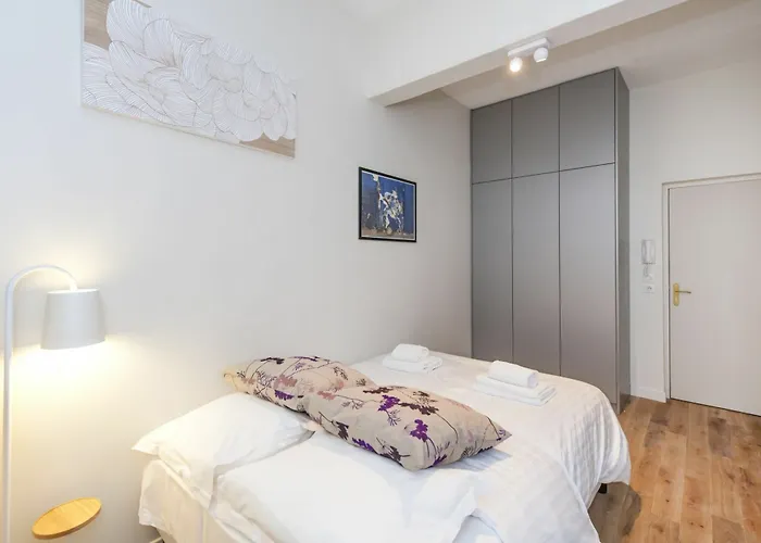 Yuna Blanche - Serviced