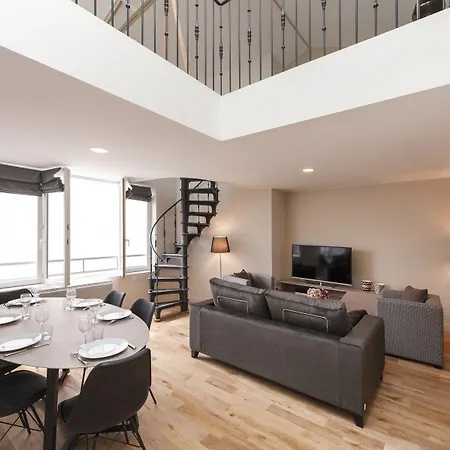 Yuna Blanche - Serviced * Париж