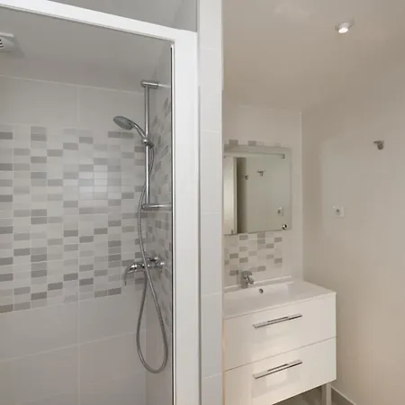 Apartamento Yuna Blanche - Serviced Paris